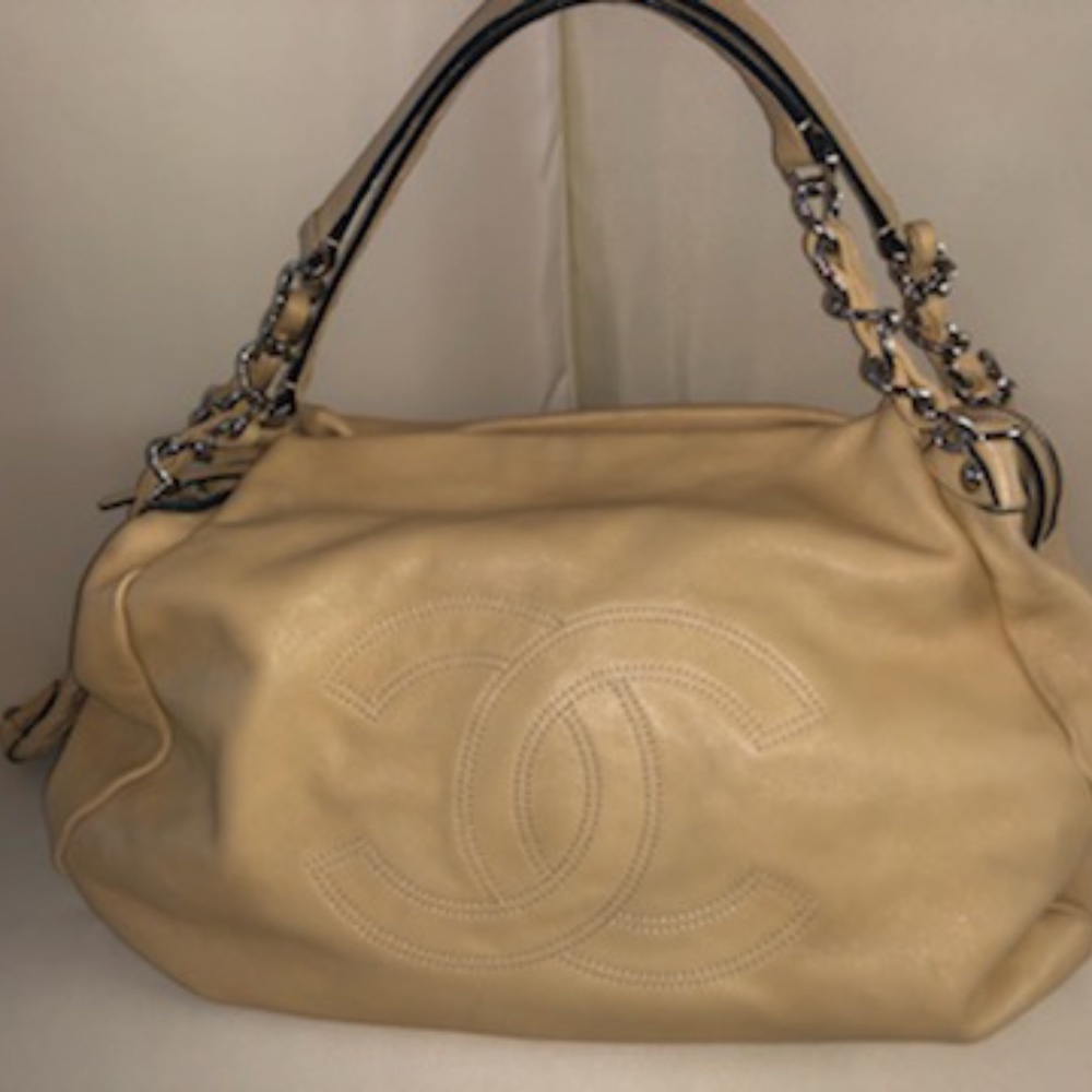 Chanel Beige Lambskin Edgy Large Hobo  - Pre-owned